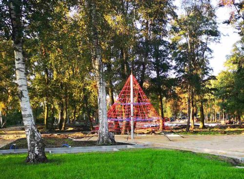 Park przy Gdańskiej "Małpi Gaj" - elementy rekreacyjne